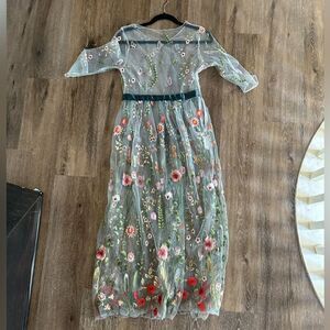 Embroidered Floral Dress Size Small
